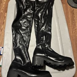 Women's Knee High Length Chunky Boots