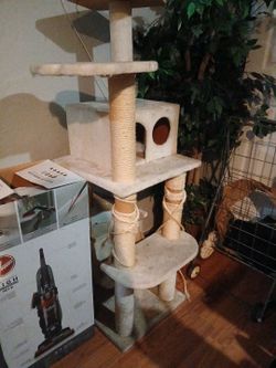Cat tree