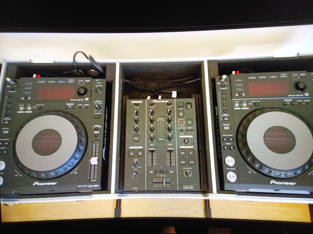 ×2 Pioneer CDJ 850-K, 1 Pioneer DJM-350, Case and stand for $1000