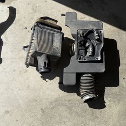 2014-2018 Chevy Silverado 1500 air intake resonator & filter housing