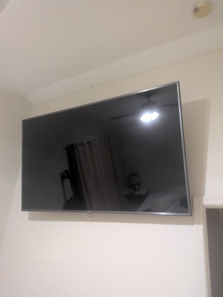 LG 75" Tv