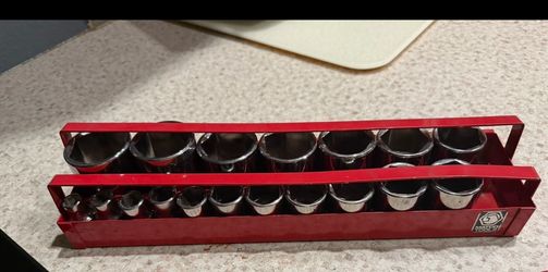 MATCO SC196T 18pc 1/2" Drive SAE 6 Point Chrome Socket Set w/ Red METAL Tray USA