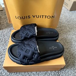 Black Louis Vuitton Slides Women's Size 9 for Sale in Blackwood, NJ -  OfferUp