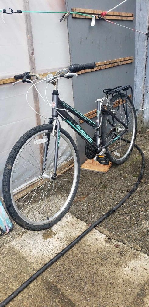 GOOD WORKING WOMENS SCHWINN BIKE 