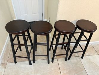 Set of 4 Round Wood Bar Stools