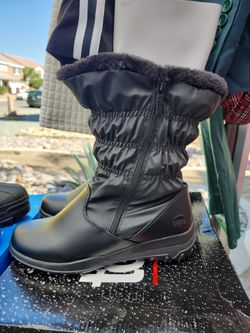 Snow boots