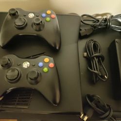 Working Xbox 360 With Two Controllers And Broken WII 