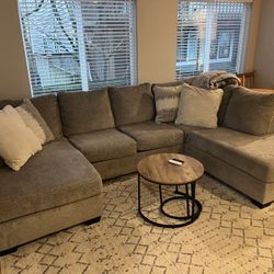 Sectional Couch w/ Chaise