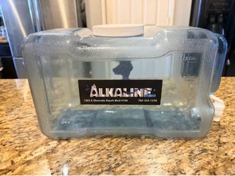 2.5 Gallon Reusable Water Jug with Spigot