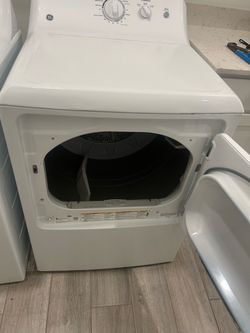 GE washer and gas dryer set