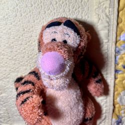 USED Disney Talking Singing Tigger Soft Stuffed Plush 11 Inches Tall Mattel 1998