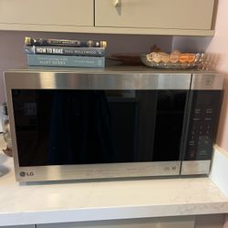 LG Large Microwave 