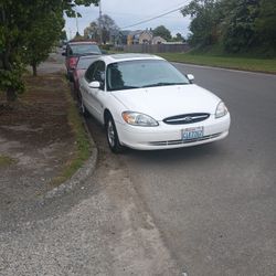 Ford Taurus 