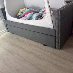 Day beds but no mattress