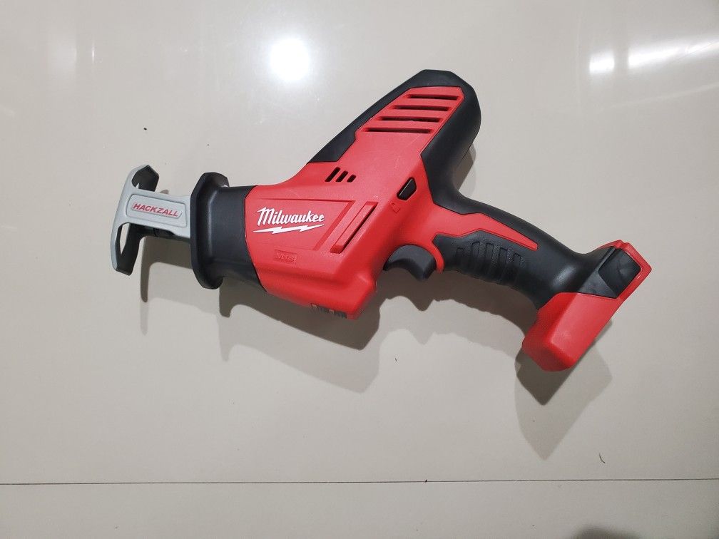 Milwaukee
M18 18V Lithium-Ion Cordless HACKZALL Reciprocating Saw (Tool-Only)