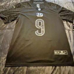 Joe Burrow Football Jersey Size Medium 