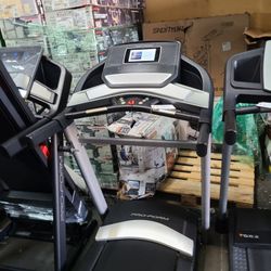 Proform Treadmill- 10% incline 10mph max speed- 349$ - 