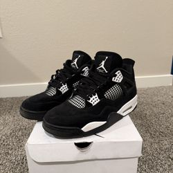 Jordan 4 Black Thunder