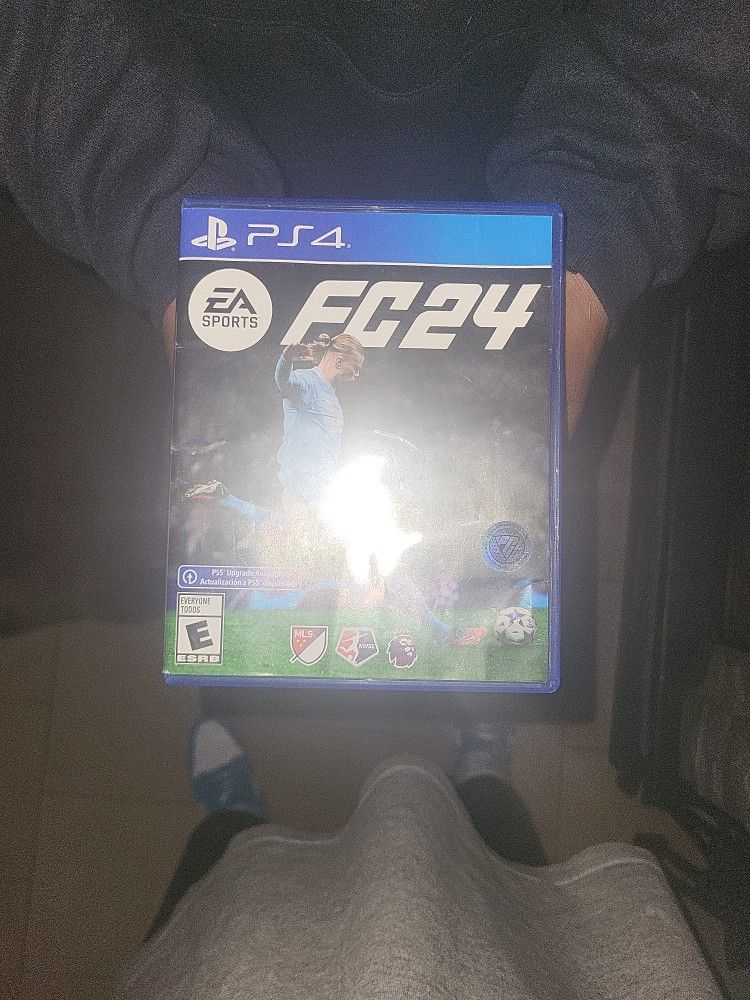 FC 24 (PS4 Version)