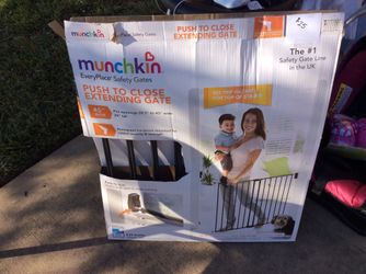 Safety gates for Babies. Protect your little ones.