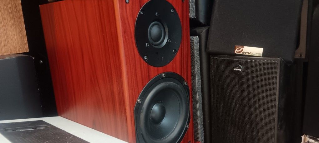 AV123 Bookshelf Speakers