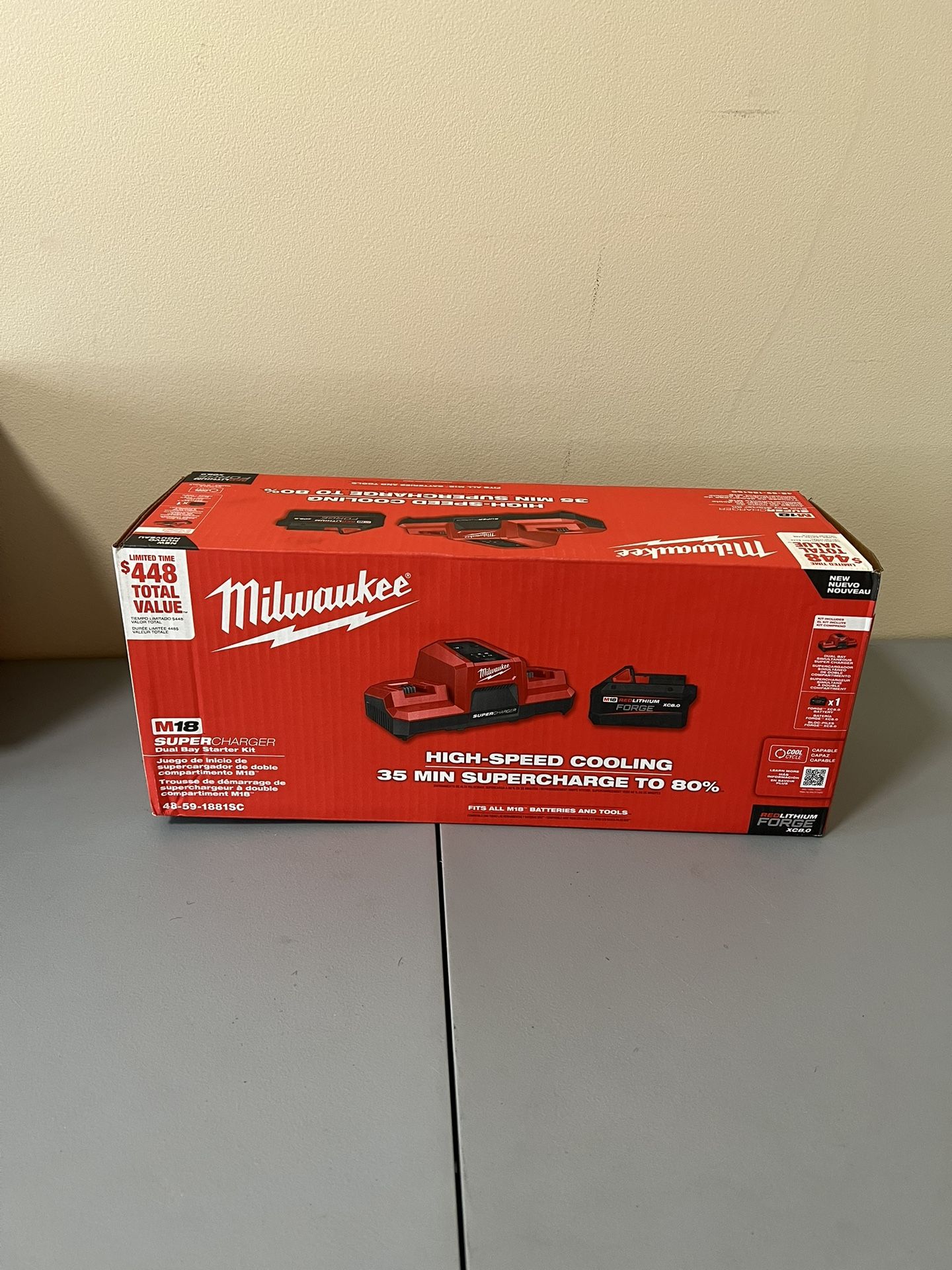 NEW M18 Lithium-Ion REDLITHIUM FORGE 8.0 Ah Battery Pack with M18 Super Charger
