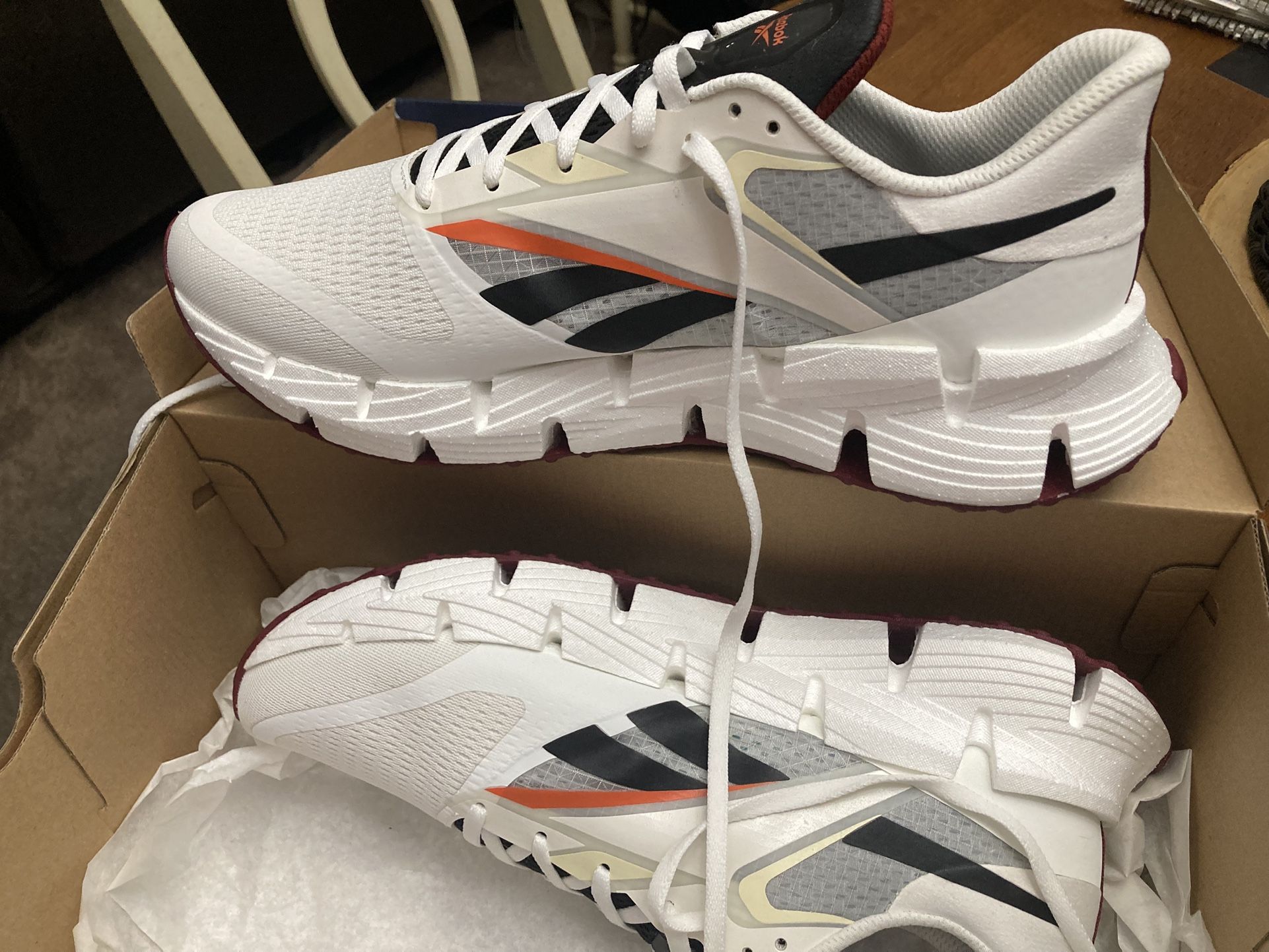 Reebok Floatzig 1 (Size 11) Brand New, Never Worn!