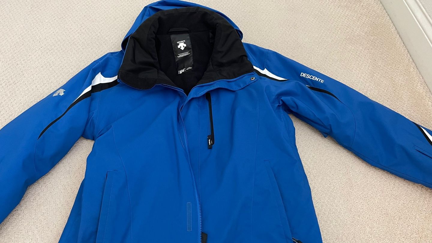 Large Descente ski jacket like new
