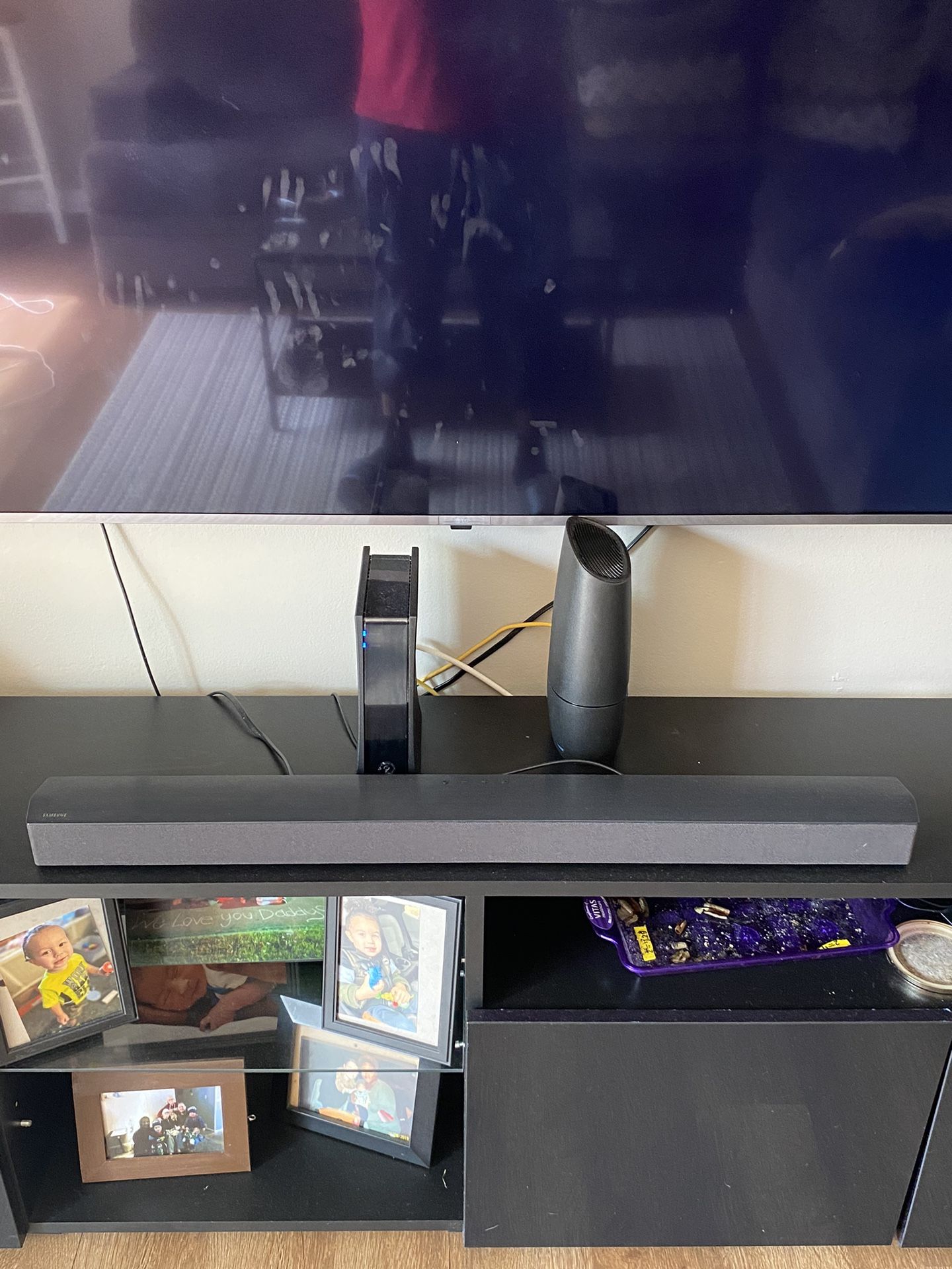 Samsung Sound Bar/ 55 Inch Roku Smart Tv