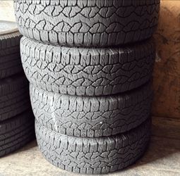 235 65 16 GoodYear Wrangler Set of 4 Used Like New Condition