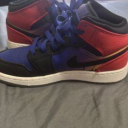 Jordan 1s size 4y