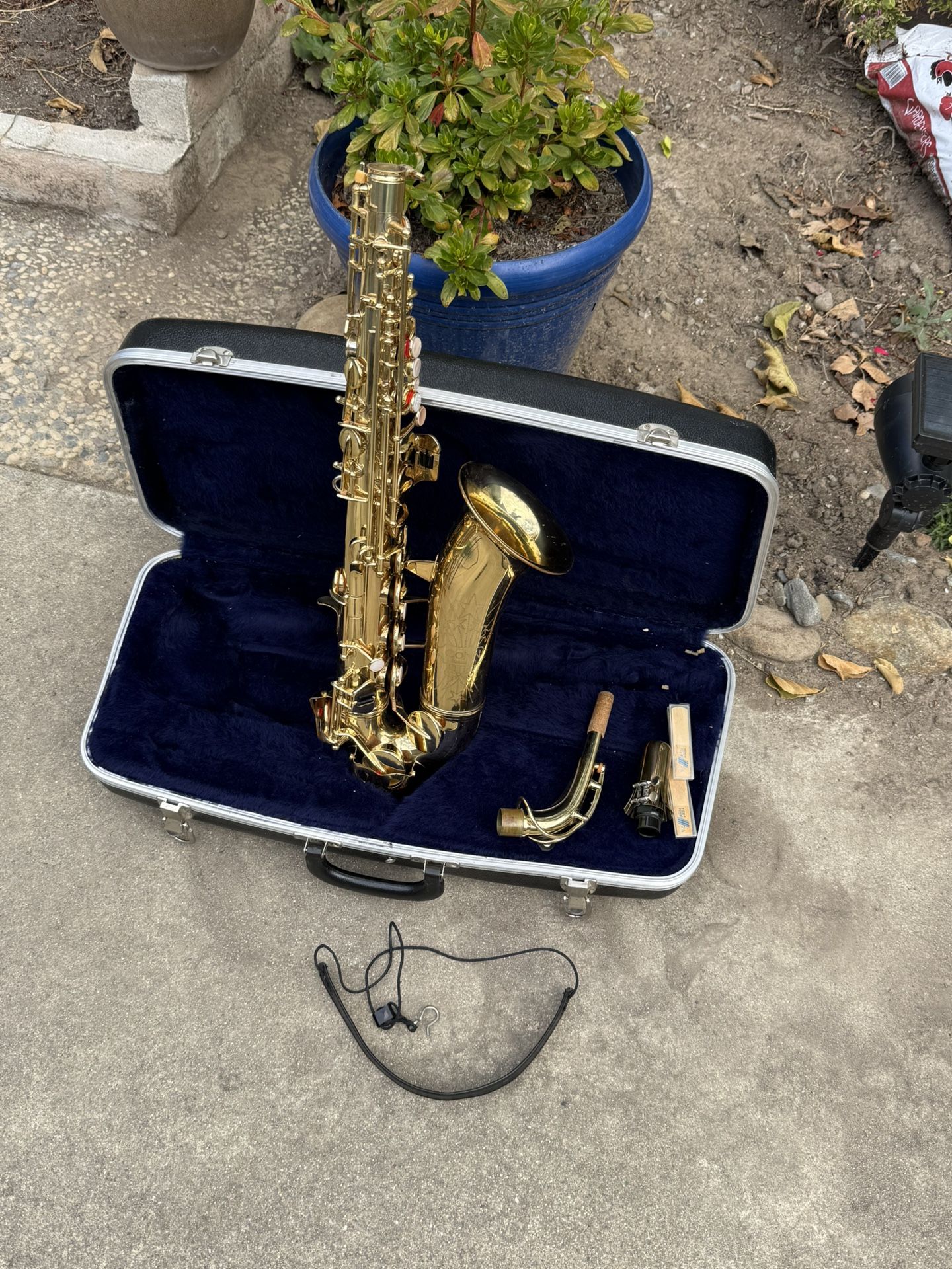 Alto Saxophone π· Conn