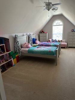 Twin bedroom set