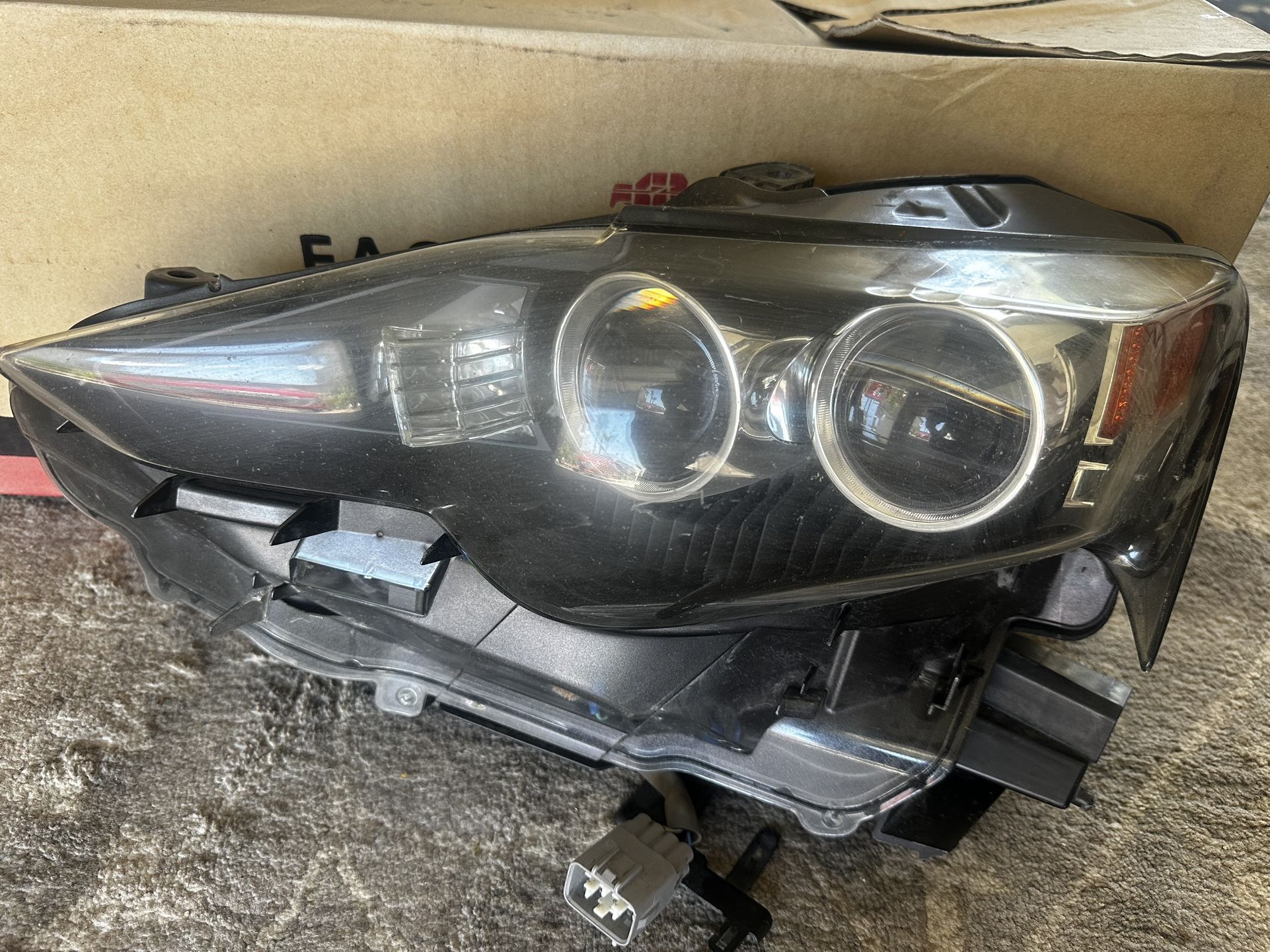 2015-2016 Lexus Headlight
