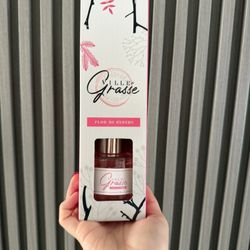 Home Ambiance Diffuser - Long-Lasting Scent  - Luxury Room Freshener - Cherry Blossom