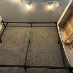Metal Queen/full Bed Frame 