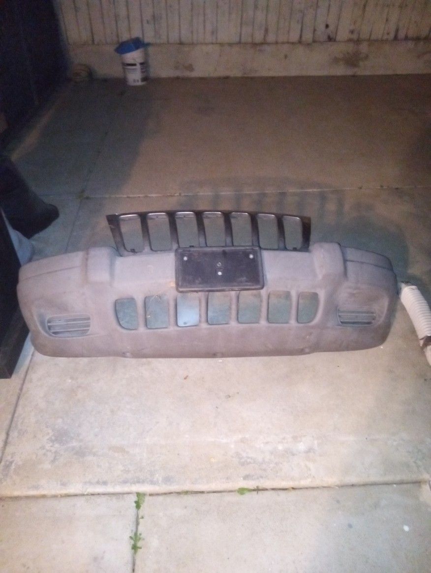 2000-2004 Jeep Cherokee Complete Front Bumper