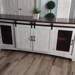Beautiful 79' Farmhouse TV Stand