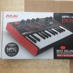 AKAI Professional MPK Mini Play MK3 - MIDI Keyboard Controller with Built in Speaker and Sounds Plus Dynamic Keybed, MPC Pads and Software Suite