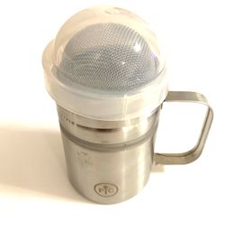 PAMPERED CHEF SHAKER / NEW