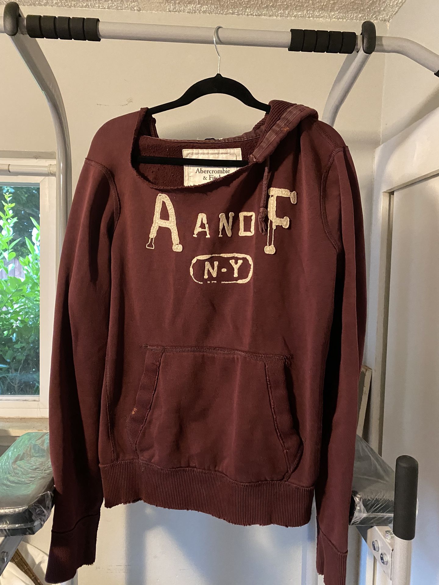 Abercrombie maroon online hoodie