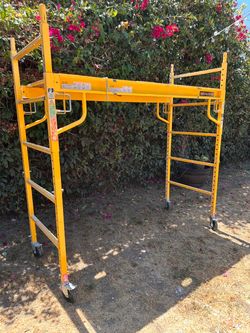 MetalTech 6 Ft. Baker Rolling Scaffold w/ Platform