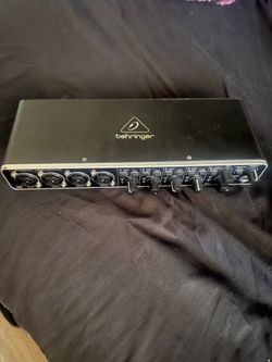 Behringer 4 input mixer interface