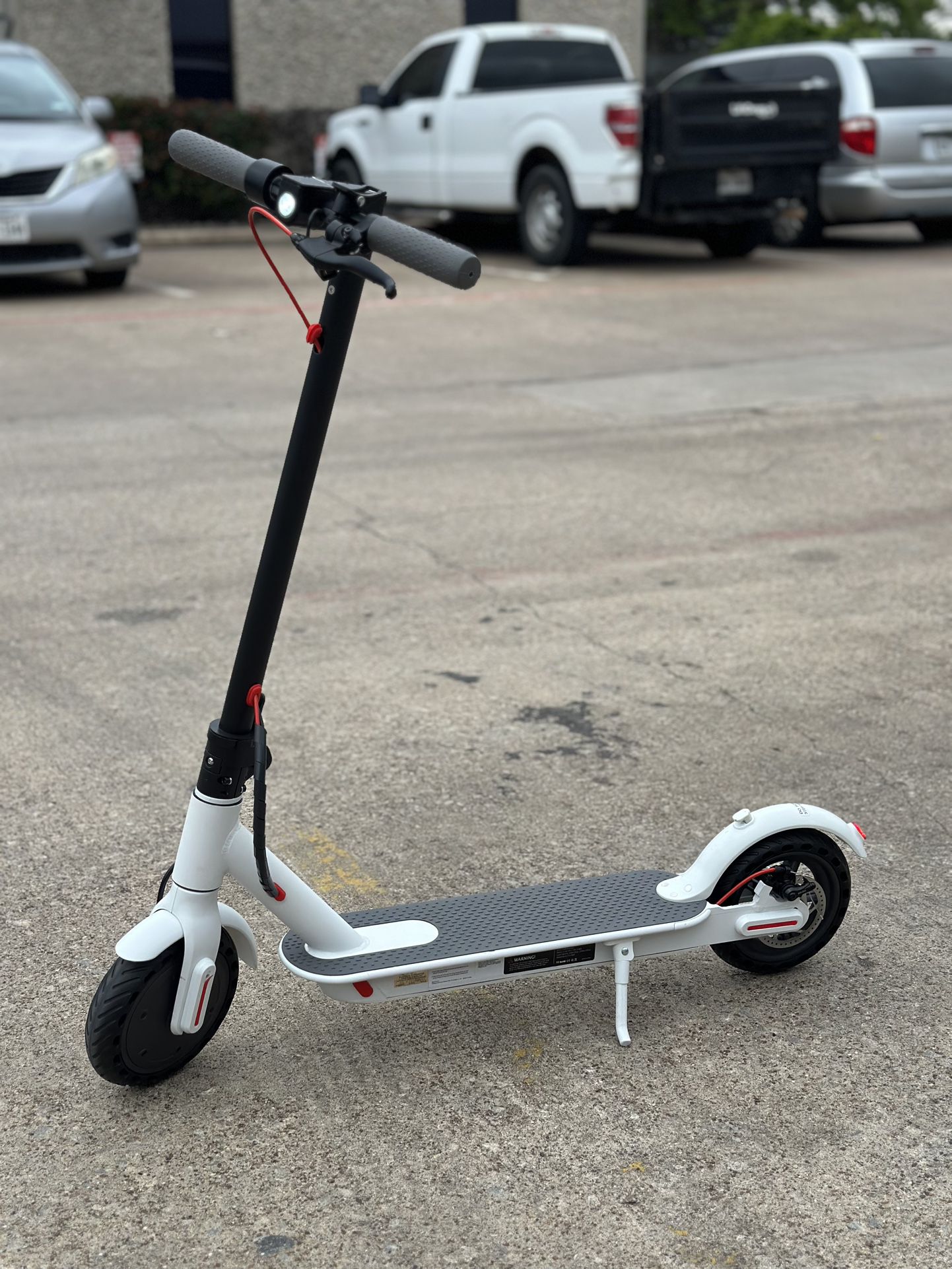 Scooting in Style: 36 V Electric Stand-Up Scooter