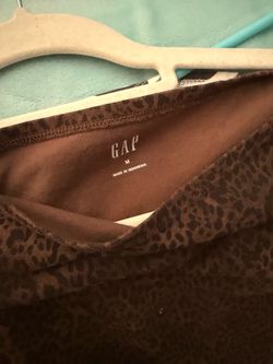 Women’s gap shirts M