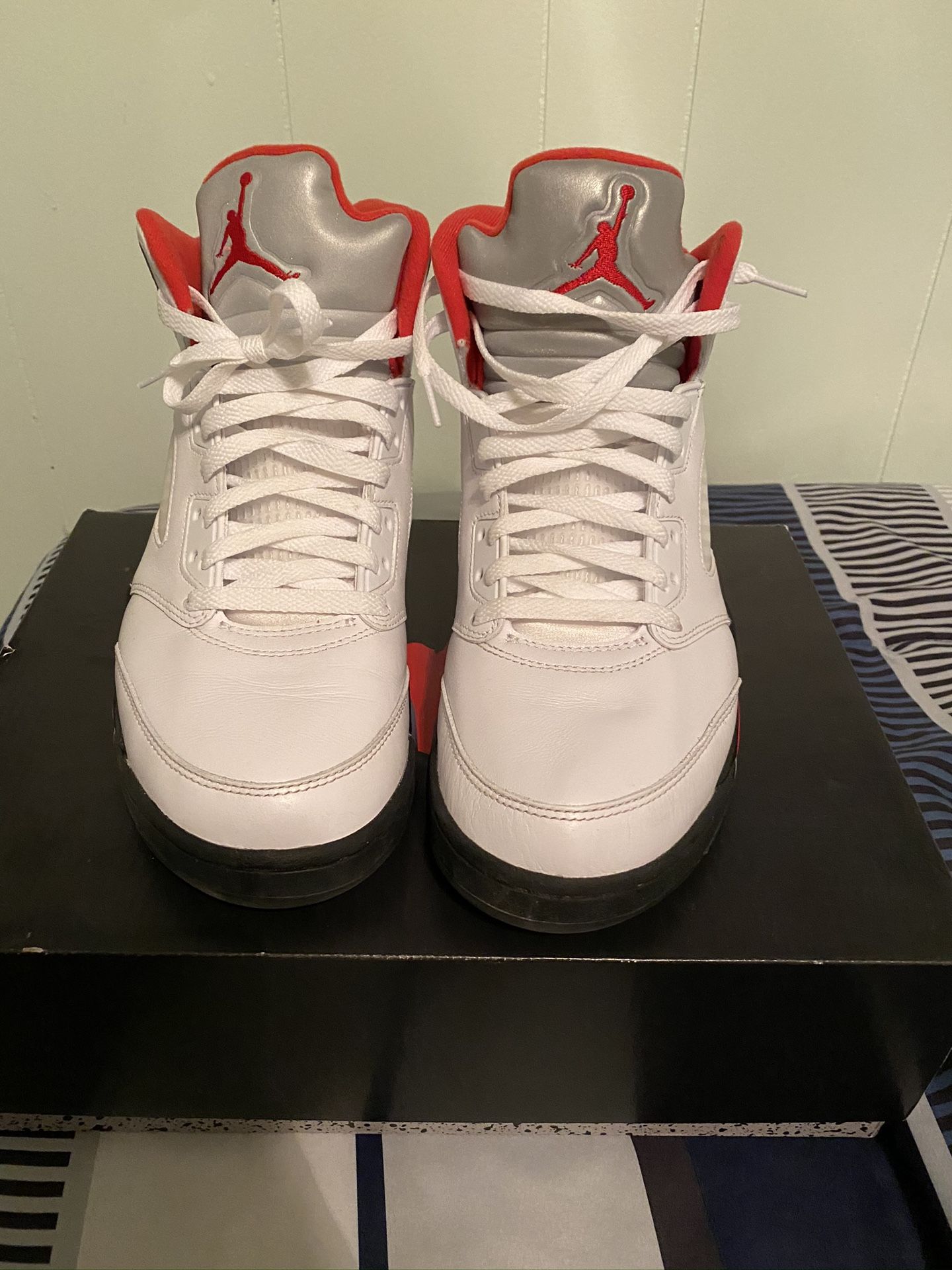 Fire Red Air Jordan 5 sz10