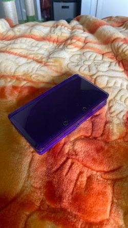 Nintendo 3DS purple