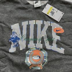 Nike Sportswear Club Champions of Sport Sweatshirt DR8033-063 Mens Size Small