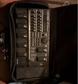 BOSS GT-8 Guitar Multi-Effects Processor w/ Case