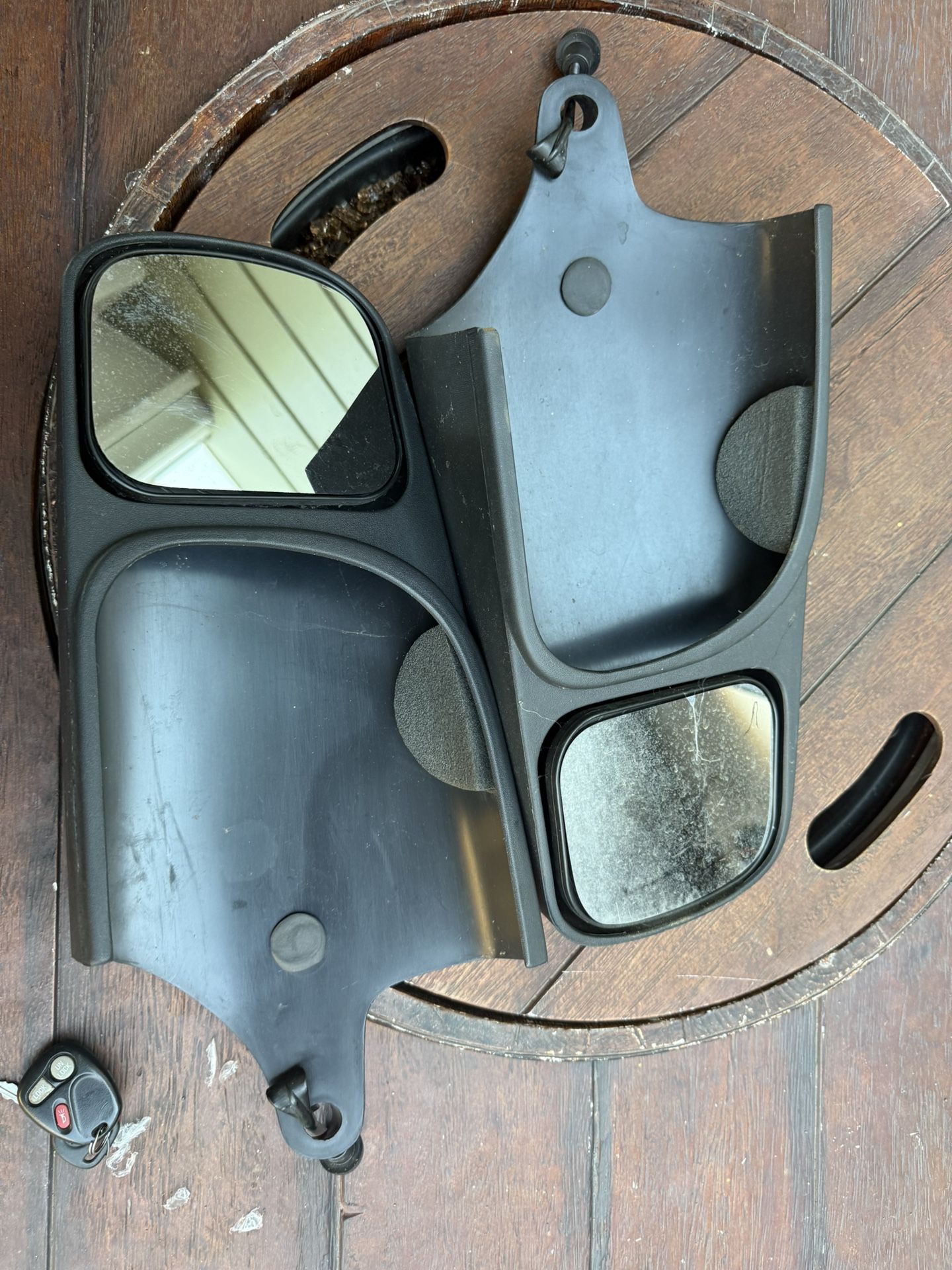 1999thru 2006 chevy or gmc mirror extensions for towing great shape